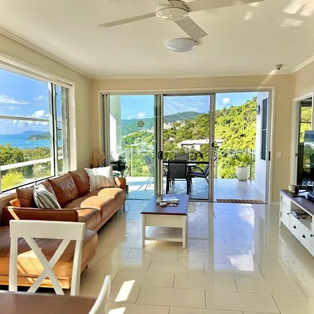Airlie Summit Apartments Airlie Beach Exterior photo