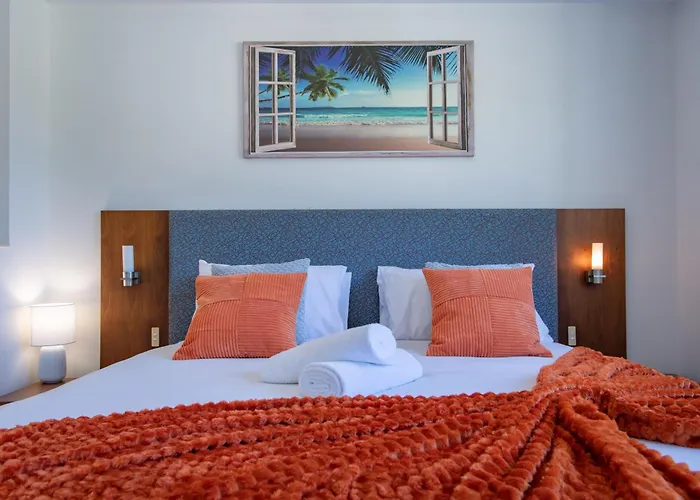Airlie Summit Apartments