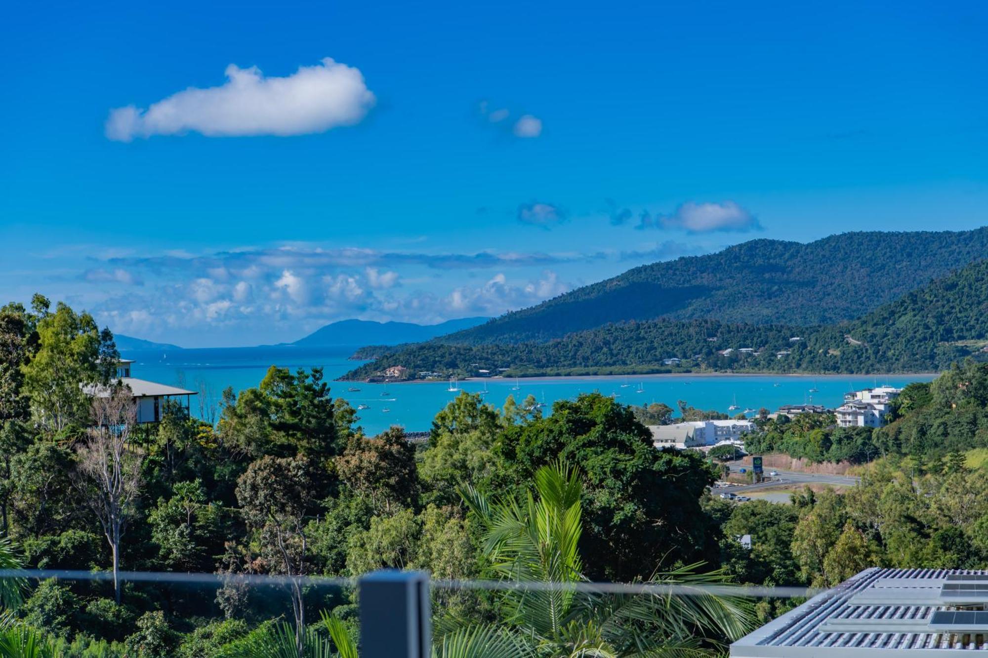 Aparthotel Airlie Summit 4*